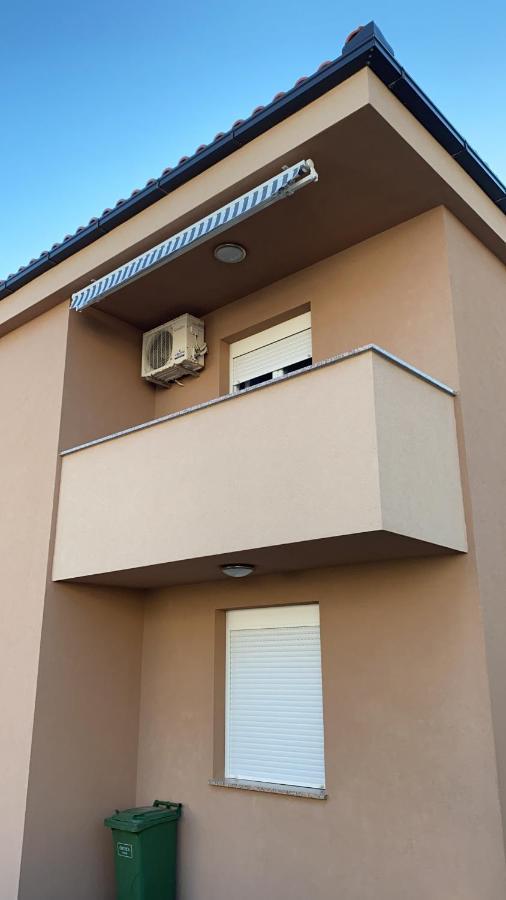 Apartment Matic Vrsi Exterior foto